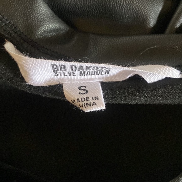 BB DAKOTA | LEATHER DRESS | SM - Picture 5 of 6